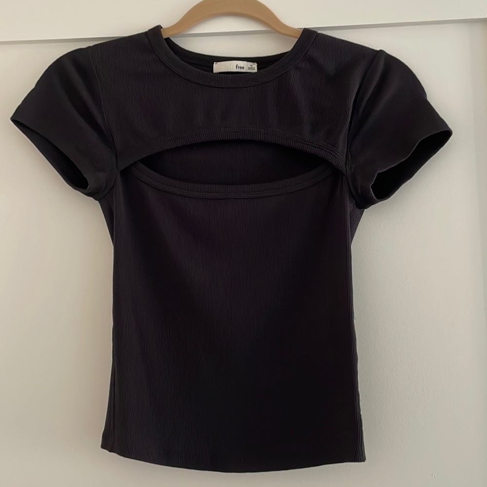 Wilfred Free Black Keyhole Short Sleeve Top